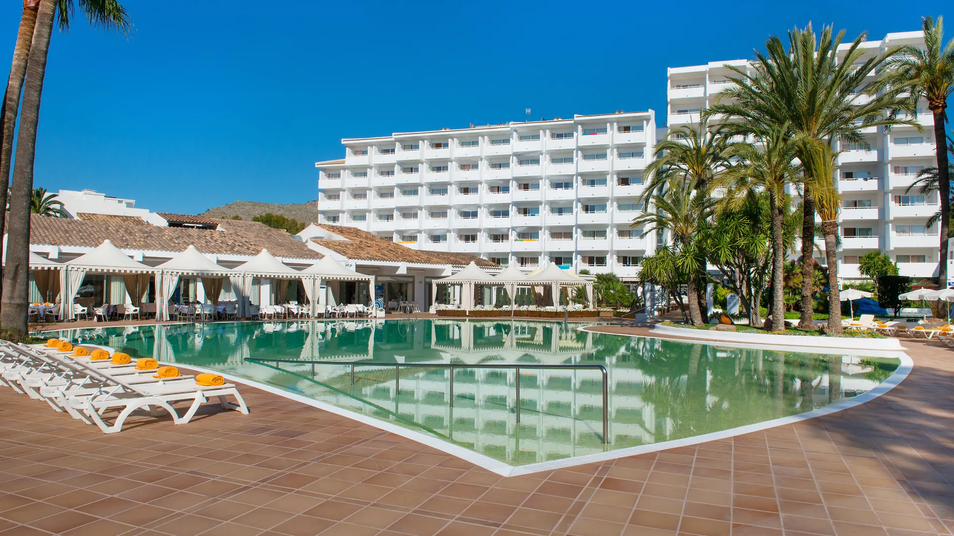 Iberostar Waves Ciudad Blanca Hotel Alcudia  4*, Alcudia (Mallorca) Spain
